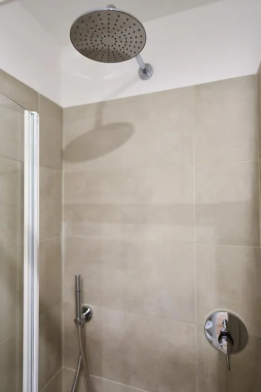 Apartment Bright And Comfy 3 Bedroom Apt In Monti Rome