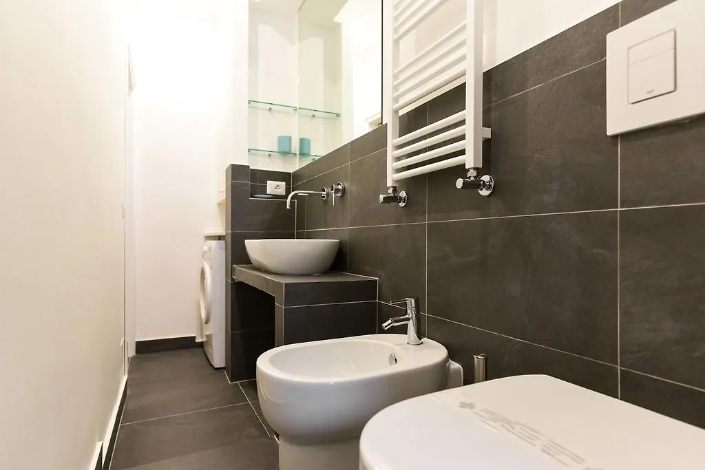 Bright And Comfy 3 Bedroom Apt In Monti Rome