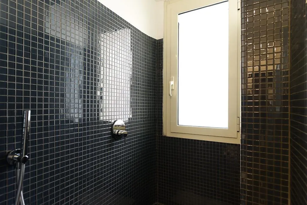 Bright And Comfy 3 Bedroom Apt In Monti Rome
