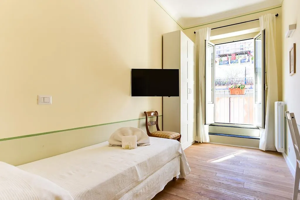 Bright And Comfy 3 Bedroom Apt In Monti Rome