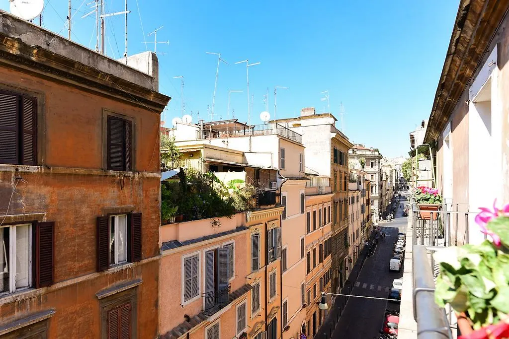 Bright And Comfy 3 Bedroom Apt In Monti Rome