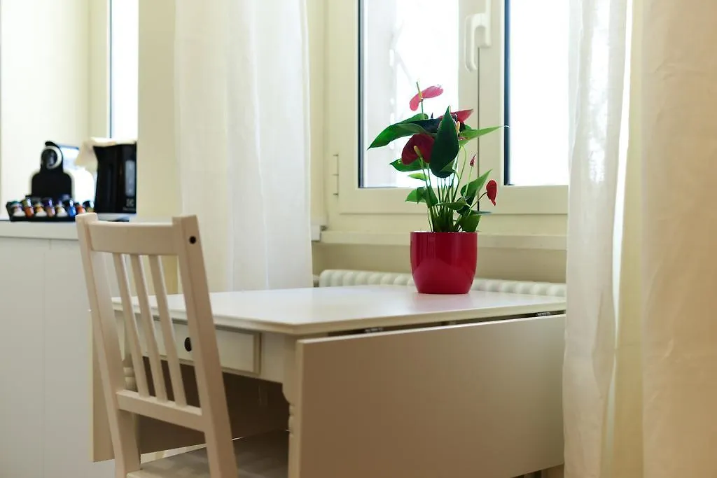Apartment Bright And Comfy 3 Bedroom Apt In Monti Rome