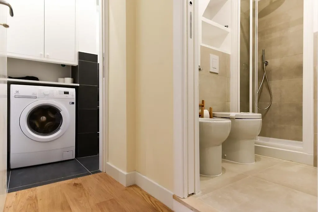 Apartment Bright And Comfy 3 Bedroom Apt In Monti Rome